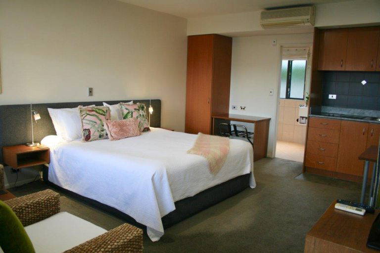 Executive Studio 768x512