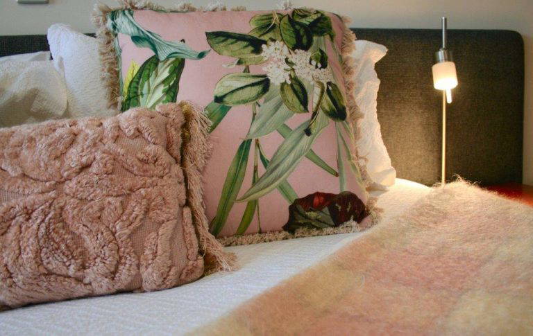 Make a reservation 768x485