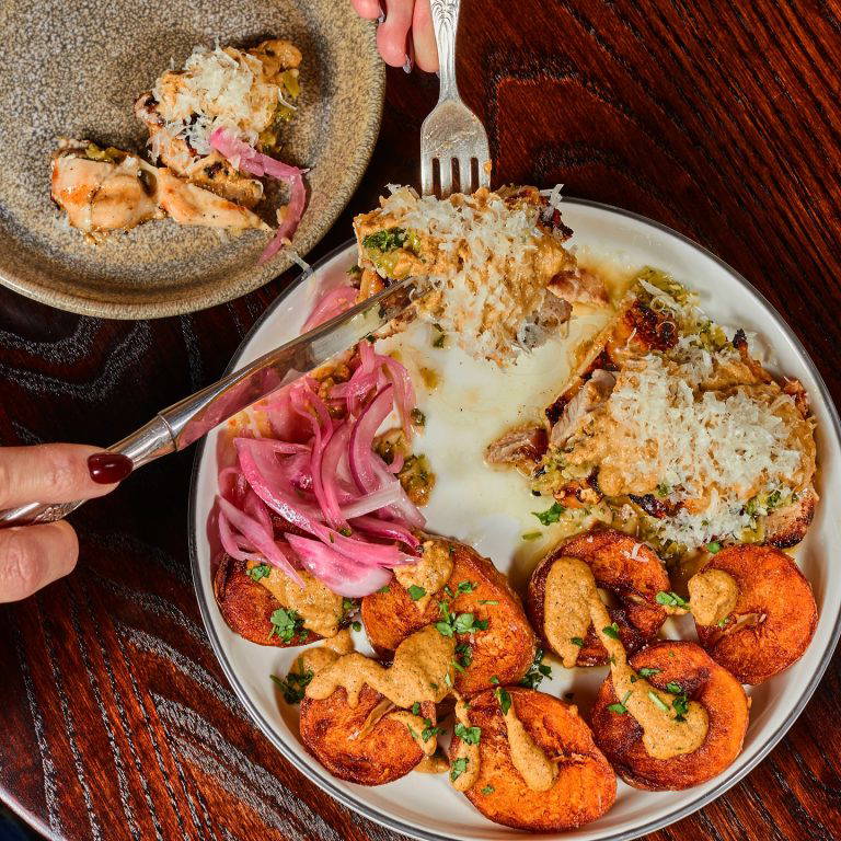 587250679 17948631462071201 5156549112323489242 n 768x768