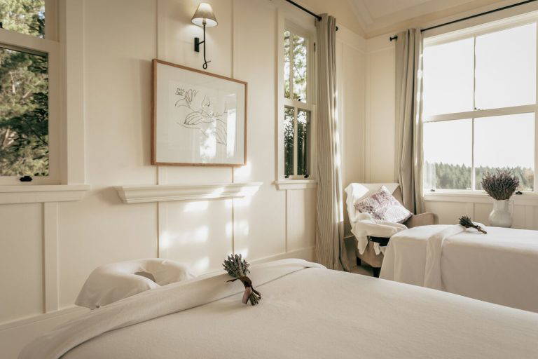 Small RWNCK Wellness Spa Couple Treatment Room 13 768x512